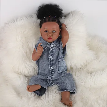 22 инча Reborn Baby Doll Черна афро-американски Саския Цялото Тяло Мек Силиконов Дете Готин Каубой Момиче Подаръци За Рожден Ден, Детски Играчки